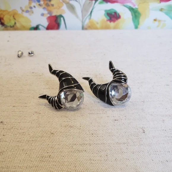 🔥 Maleficent Oversized Stud Earrings ✴ 🔥 - Picture 6 of 12